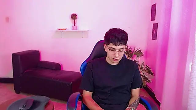 maax 18 online show from April 2026 01:51:01 PM