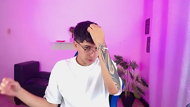 maax 18 online show from April 2026 01:48:01 PM