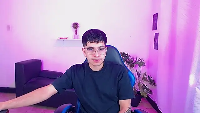 maax 18 online show from April 2026 01:38:02 PM