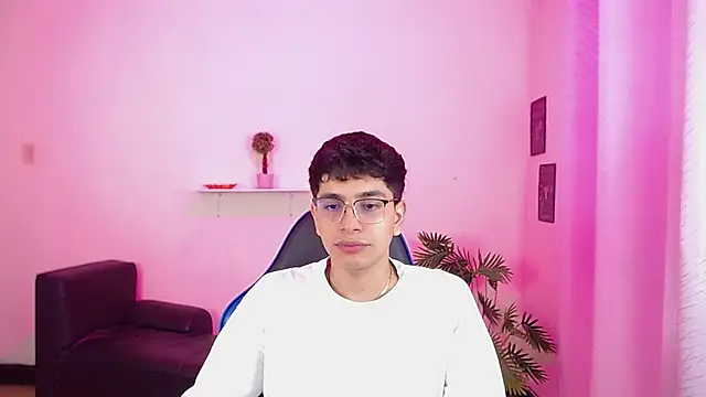 maax 18 online show from April 2026 01:45:01 PM