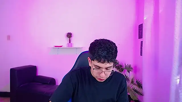 maax 18 online show from April 2026 01:24:01 PM