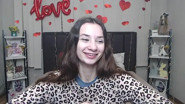 Je55icaBreeze online show from April 2026 05:24:01 AM