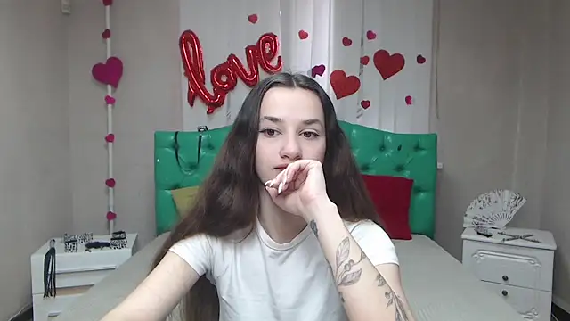 Je55icaBreeze online show from April 2026 05:11:01 AM