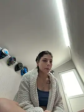 christahot online show from April 2026 12:31:02 PM