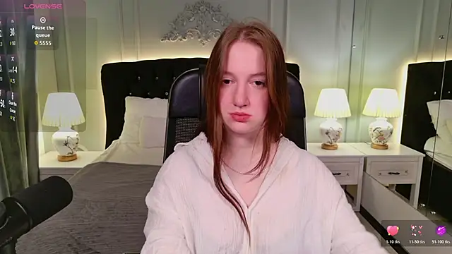Snapshot of Elisabeth_Binder chatting on June 2026 03:55:02 AM Elisabeth Binder online show from June 2026 03:55:02 AM