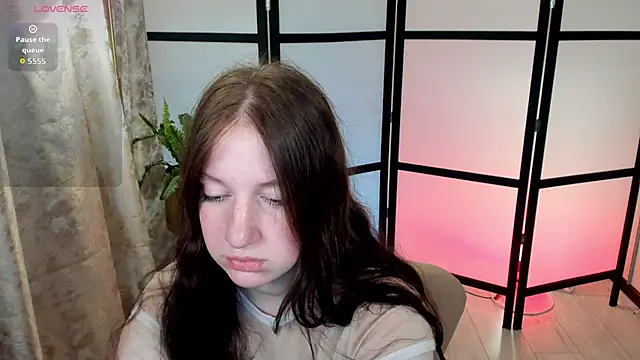 Elisabeth Binder online show from April 2026 03:32:01 AM