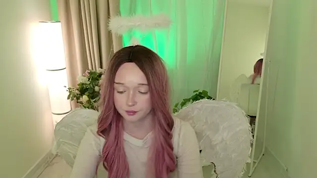 Flora Ray online show from April 2026 01:28:01 PM