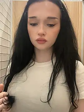 Flora Ray online show from April 2026 02:43:01 PM