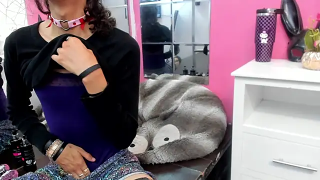 Snapshot of vannellope_roberts chatting on April 2026 01:57:01 PM vannellope roberts online show from April 2026 01:57:01 PM