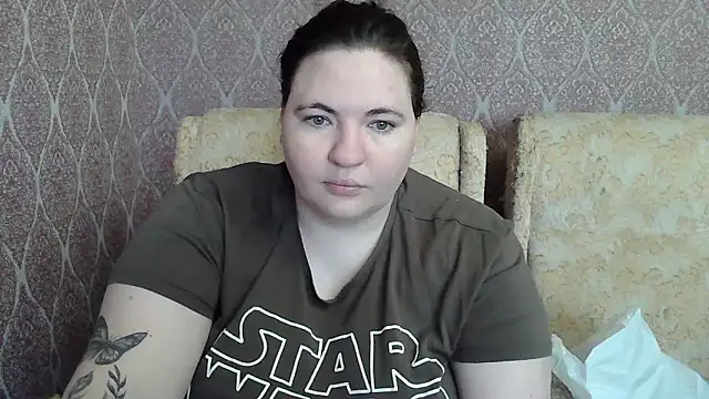 Snapshot of ElviraOreilllyX chatting on April 2026 05:25:01 AM ElviraOreilllyX online show from April 2026 05:25:01 AM