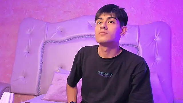 Snapshot of TylerCruz__ chatting on April 2026 03:58:02 AM TylerCruz online show from April 2026 03:58:02 AM