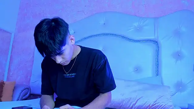 Snapshot of TylerCruz__ chatting on April 2026 02:25:02 PM TylerCruz online show from April 2026 02:25:02 PM