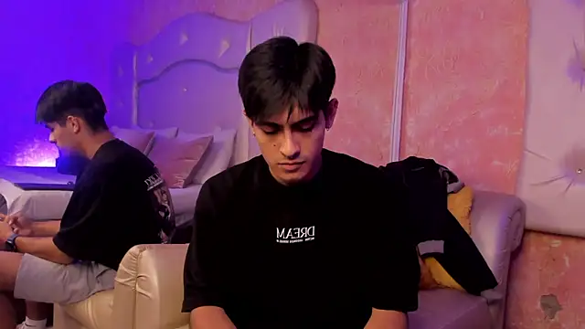 Snapshot of TylerCruz__ chatting on April 2026 05:13:01 AM TylerCruz online show from April 2026 05:13:01 AM