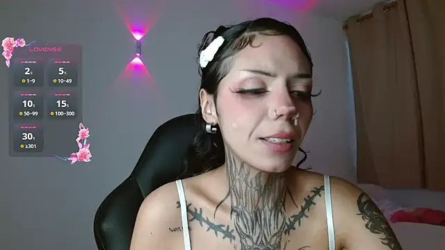 KoraRousse online show from April 2026 01:36:01 PM