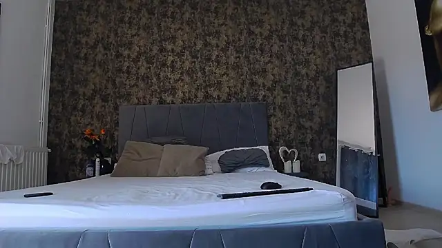 I amAhille online show from April 2026 12:12:02 PM