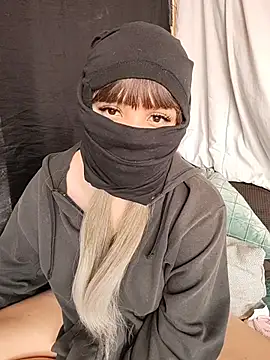 NomiHana online show from May 2026 07:06:02 PM
