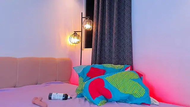 SweetLittleQueenBat online show from April 2026 04:08:01 AM