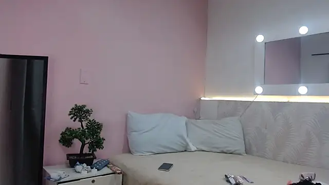 Snapshot of Daphne_Rosse chatting on March 2026 11:55:02 AM Daphne Rosse online show from March 2026 11:55:02 AM