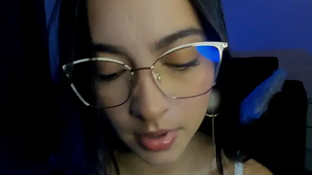 Snapshot of Daphne_Rosse chatting on April 2026 12:09:01 PM Daphne Rosse online show from April 2026 12:09:01 PM