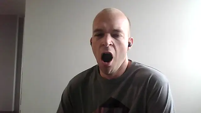 Luke James online show from April 2026 07:22:01 PM