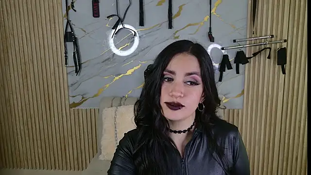 Darkrisnah online show from April 2026 09:05:01 PM