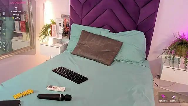 Nahomyrain online show from May 2026 08:18:02 PM