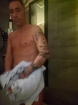 Snapshot of Cutecamboy4you chatting on April 2026 12:10:02 PM Cutecamboy4you online show from April 2026 12:10:02 PM