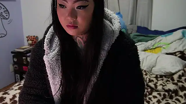 ChinesaTropical online show from May 2026 01:02:02 AM