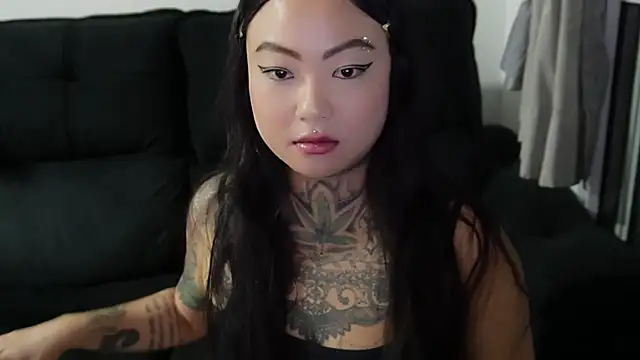 ChinesaTropical online show from April 2026 09:28:01 PM