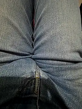 Lucho128030 online show from April 2026 10:40:02 PM