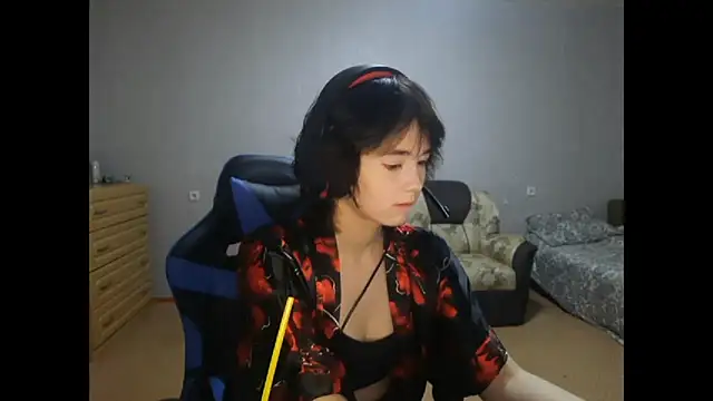 ShaynaLinley online show from April 2026 09:07:02 PM