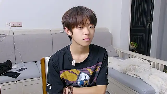 Snapshot of buding-001 chatting on March 2026 11:21:02 AM buding-001 online show from March 2026 11:21:02 AM