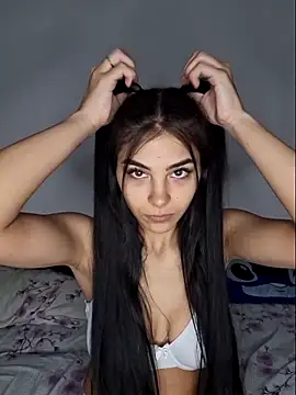 Crissdesire online show from March 2026 10:39:01 AM