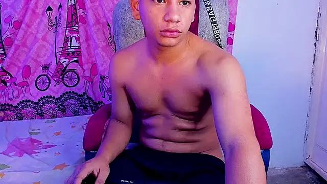 Snapshot of Aless_bigg chatting on March 2026 10:39:01 AM Aless bigg online show from March 2026 10:39:01 AM