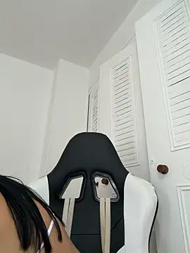 Valerie-S online show from May 2026 02:35:02 PM