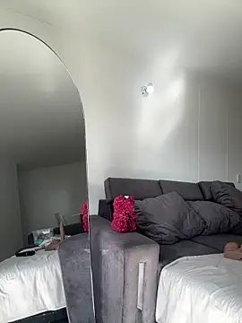 Snapshot of Valerie-S chatting on April 2026 01:28:01 PM Valerie-S online show from April 2026 01:28:01 PM