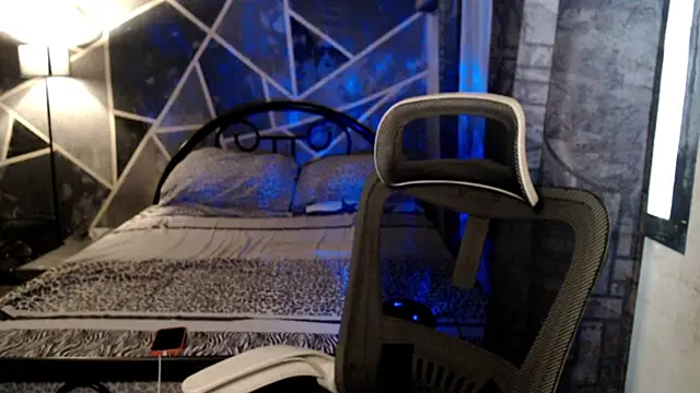 demeterfoxx online show from April 2026 01:24:02 AM