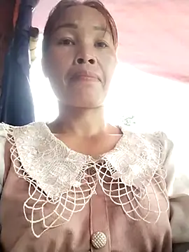 Snapshot of Ely-cute2k chatting on May 2026 01:06:02 AM Ely-cute2k online show from May 2026 01:06:02 AM