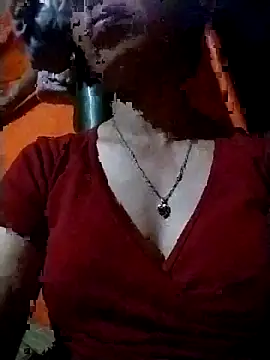 Snapshot of Ely-cute2k chatting on April 2026 12:07:02 PM Ely-cute2k online show from April 2026 12:07:02 PM