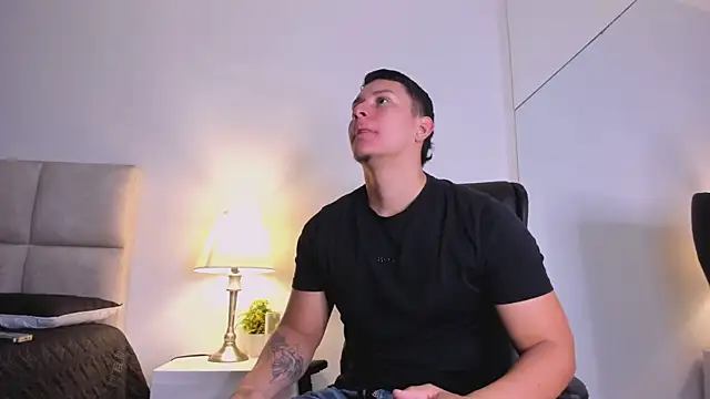 Chriss Diamond online show from July 2026 08:50:02 PM