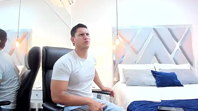 Chriss Diamond online show from March 2026 09:16:02 PM