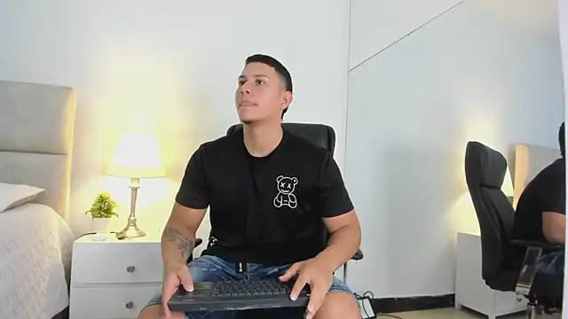 Chriss Diamond online show from May 2026 09:24:01 PM