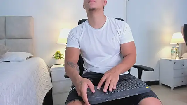 Chriss Diamond online show from May 2026 07:50:02 PM