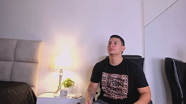 Chriss Diamond online show from July 2026 08:41:01 PM