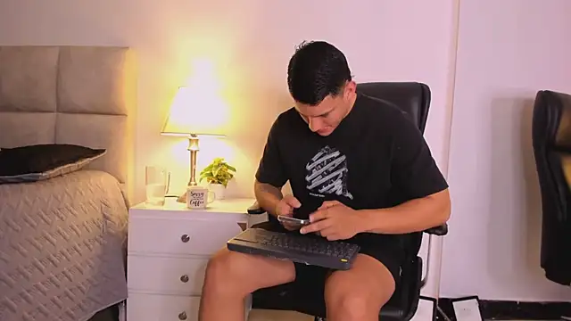 Chriss Diamond online show from July 2026 08:44:02 PM