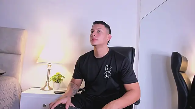Chriss Diamond online show from June 2026 08:52:01 PM