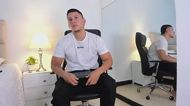 Chriss Diamond online show from May 2026 08:24:02 PM