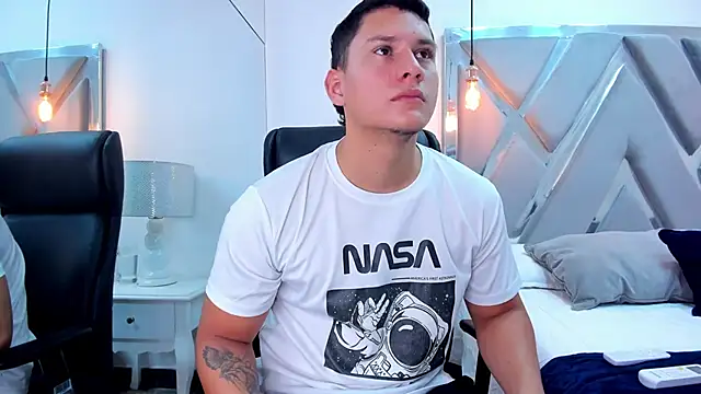 Chriss Diamond online show from March 2026 08:32:01 PM