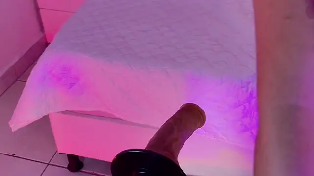 Aly leee online show from April 2026 06:00:02 PM