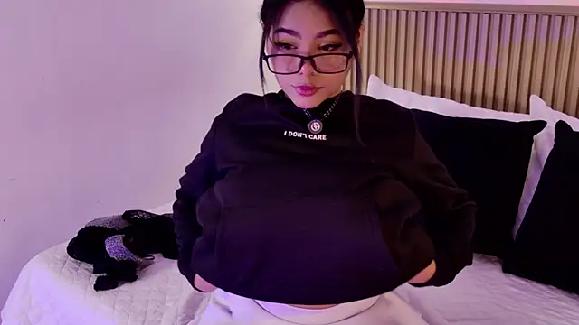 Aly leee online show from April 2026 12:56:01 PM